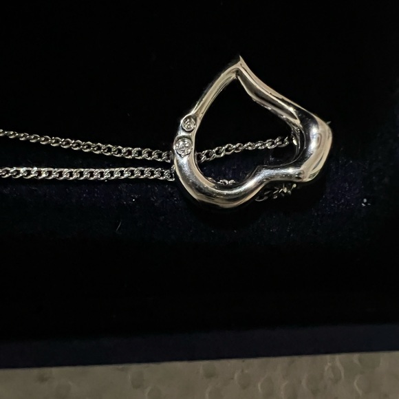 Swarovski brand beautiful red heart silver necklace - Picture 2 of 10